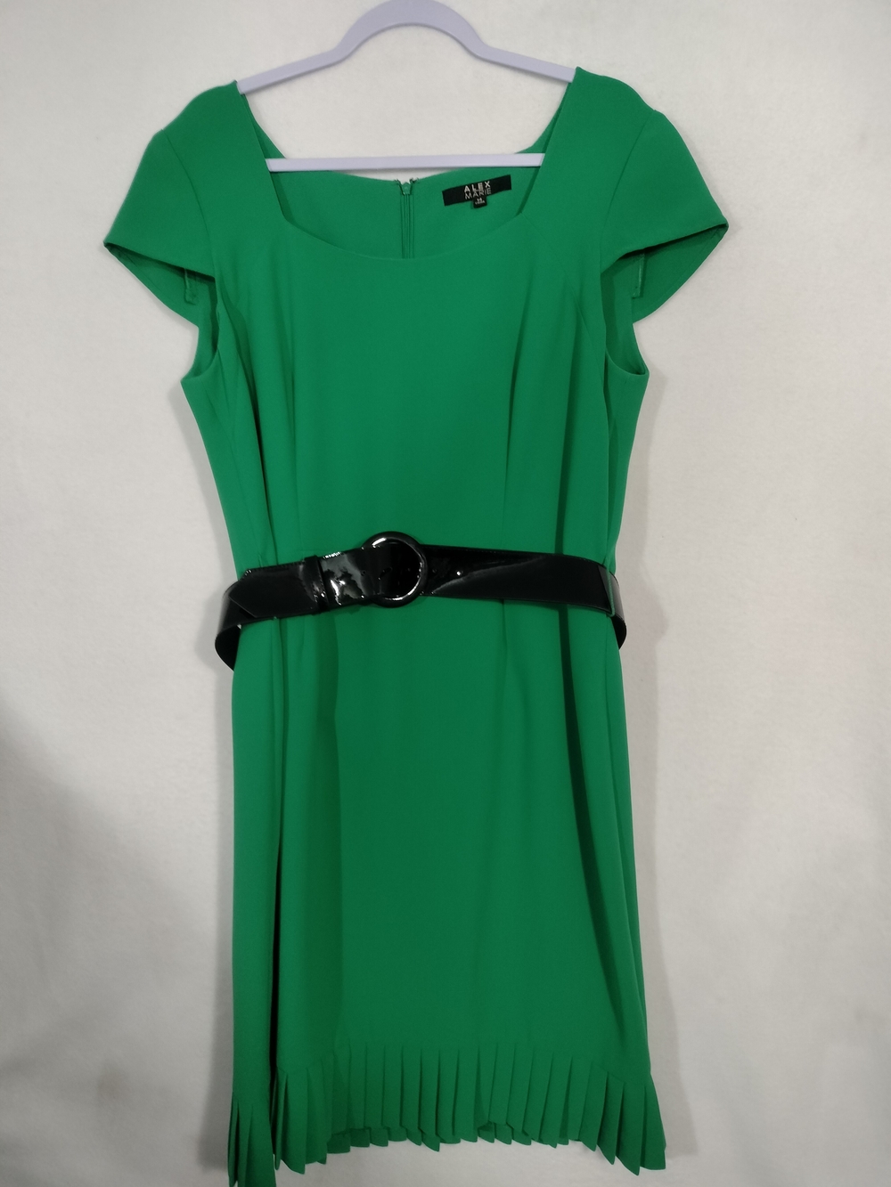 Alex Evenings Emerald Green Cap-Sleeve Midi Dress with Black Belt
